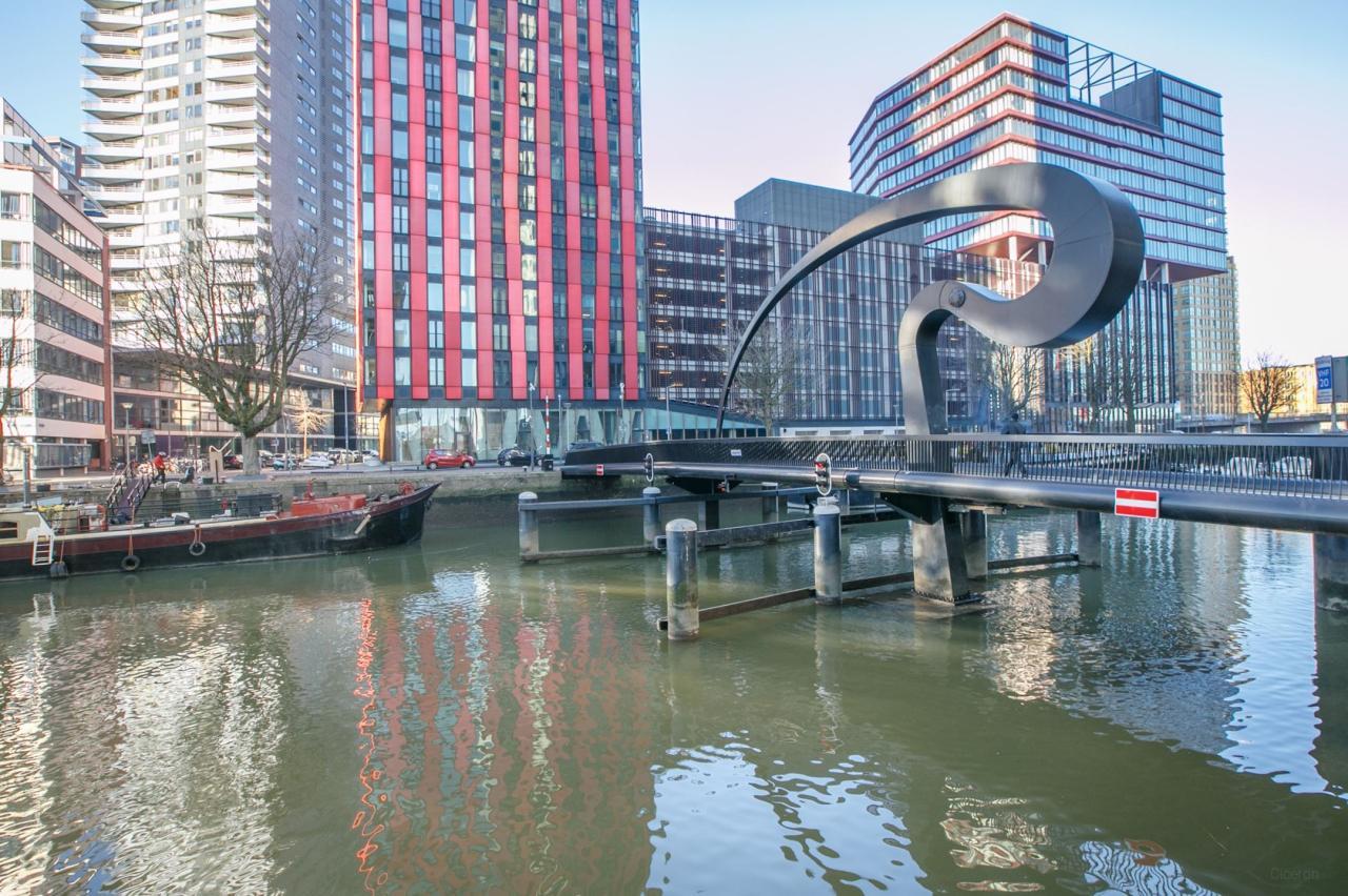 76 m² on the 21st floor in Rotterdam - Image 3