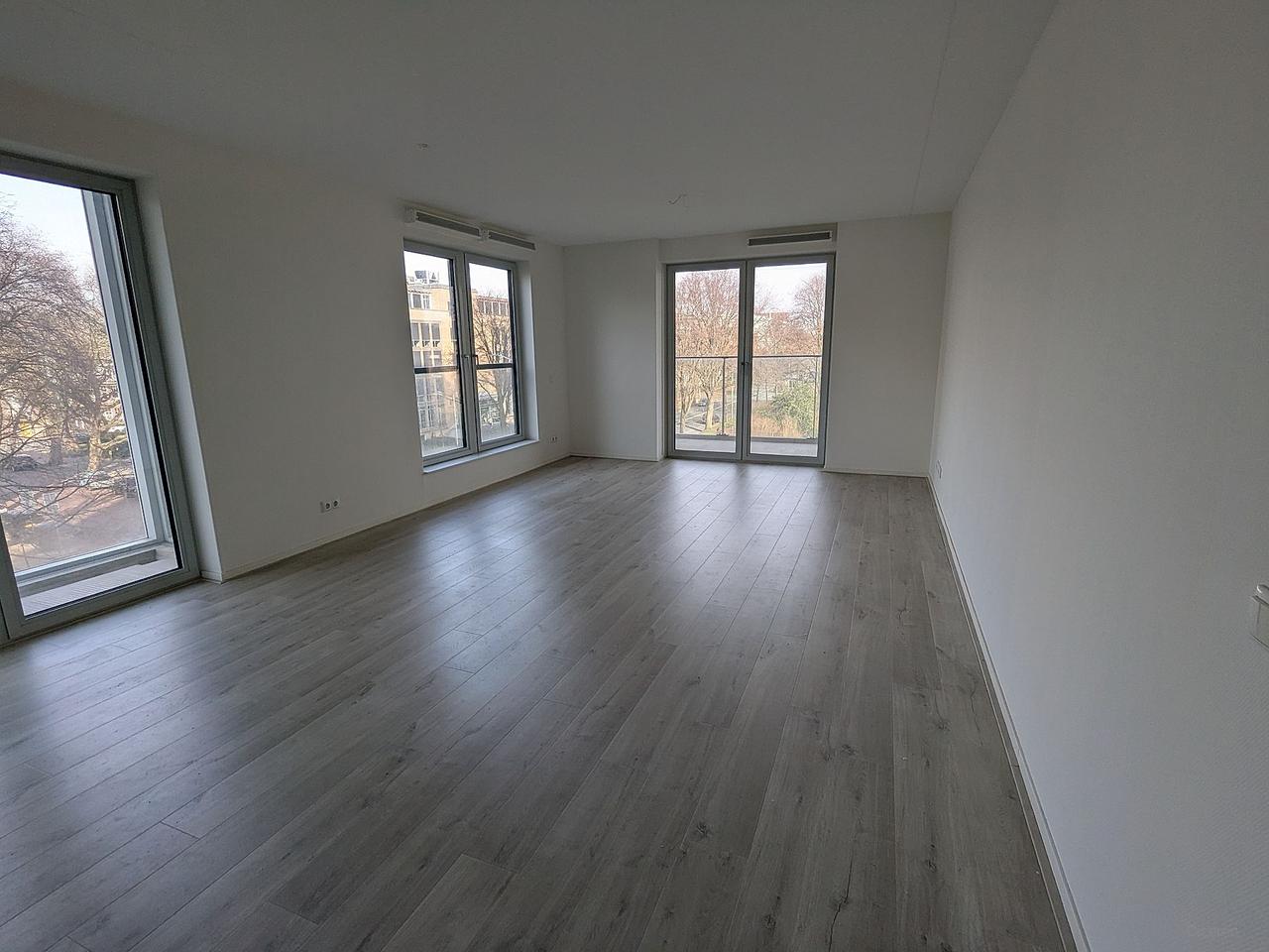 89 m² apartment with balcony in Statenkwartier - Image 2