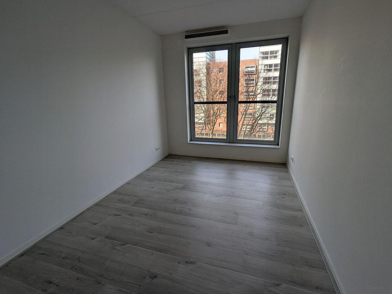 89 m² apartment with balcony in Statenkwartier - Image 5