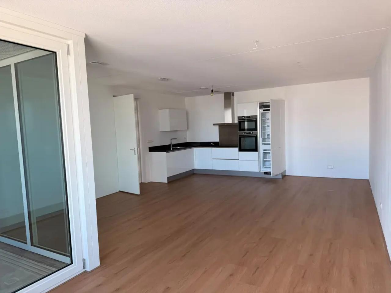 92 m² apartment with balcony in NDSM - Image 2