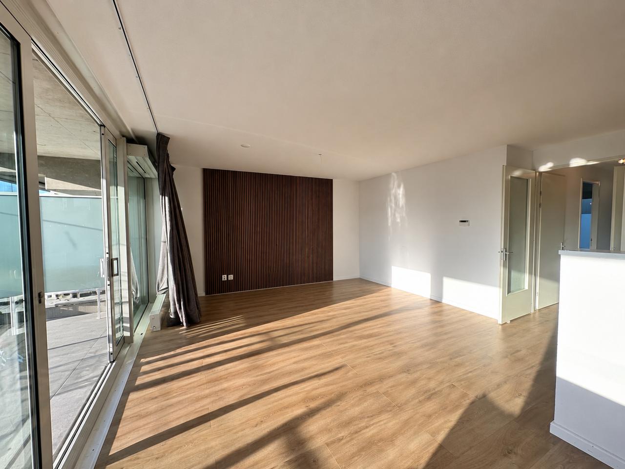 2-Bedroom Apartment with Balcony in Zwaag - Image 3