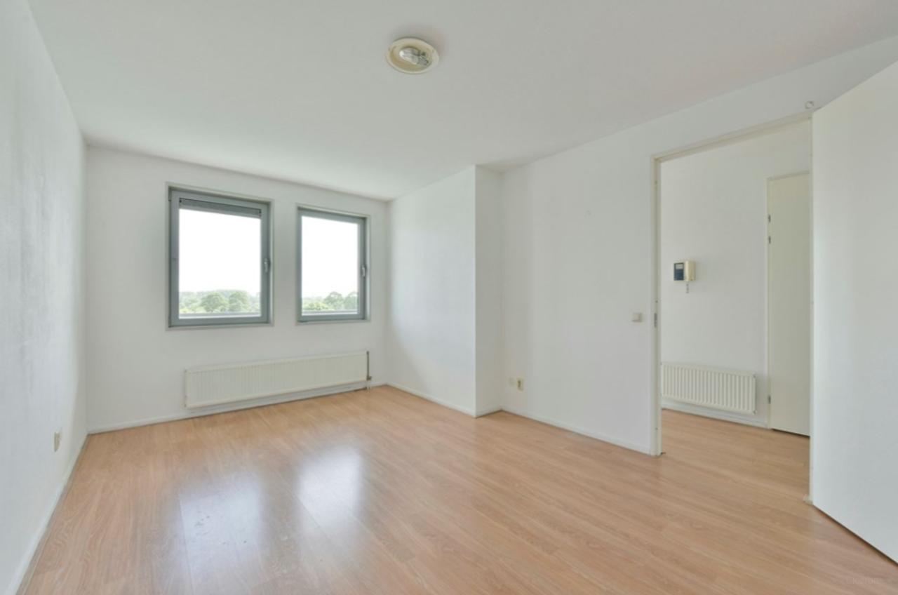 2-Bedroom Apartment with Balcony in Zwaag - Image 7