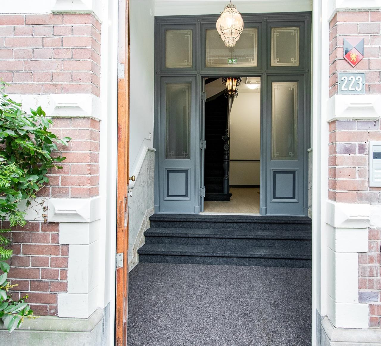 Furnished studio with garden in Nijmegen - Image 18