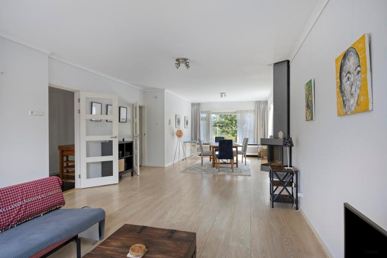 Furnished 2-Bedroom Apartment with 2 Balconies - Image 4
