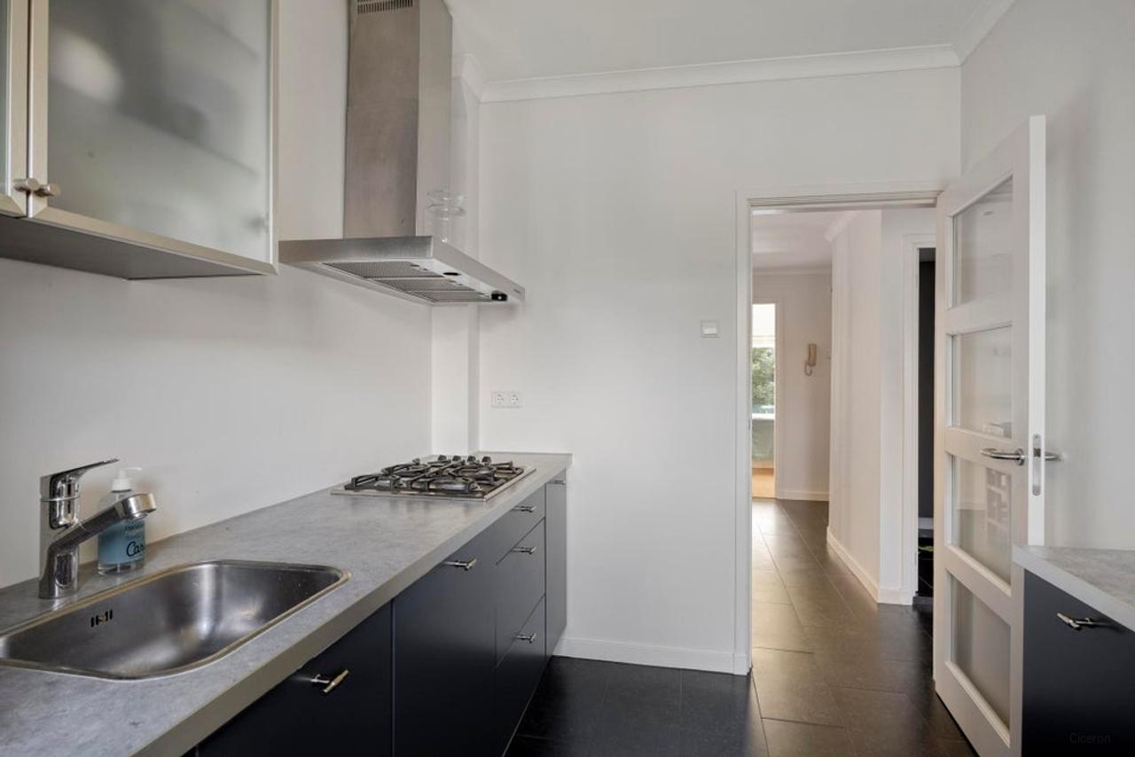 Furnished 2-Bedroom Apartment with 2 Balconies - Image 10