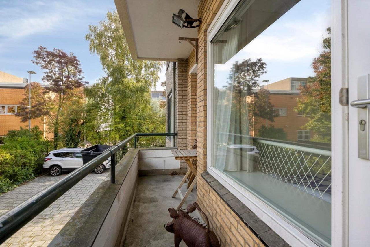 Furnished 2-Bedroom Apartment with 2 Balconies - Image 13