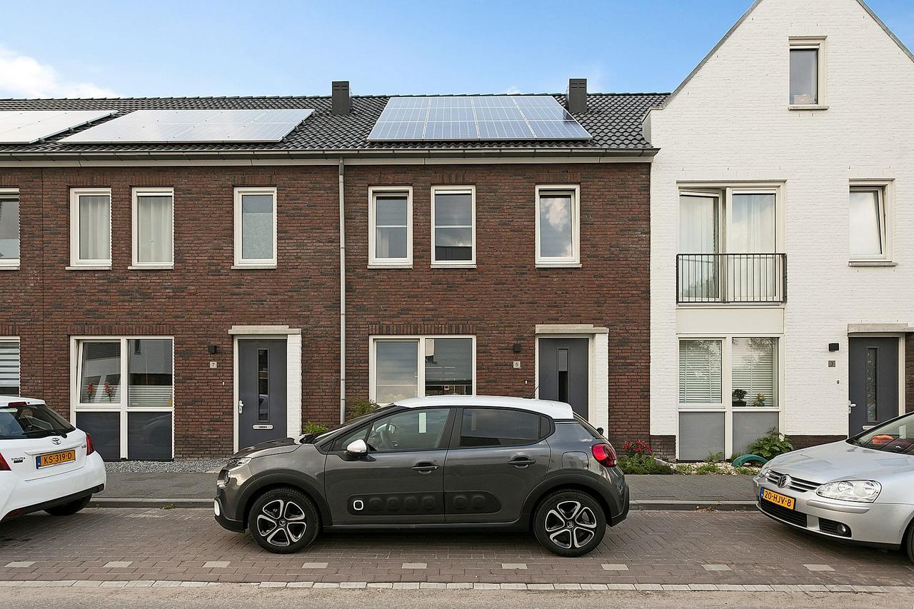 112 m² gezinswoning met 3 slaapkamers - Afbeelding 1