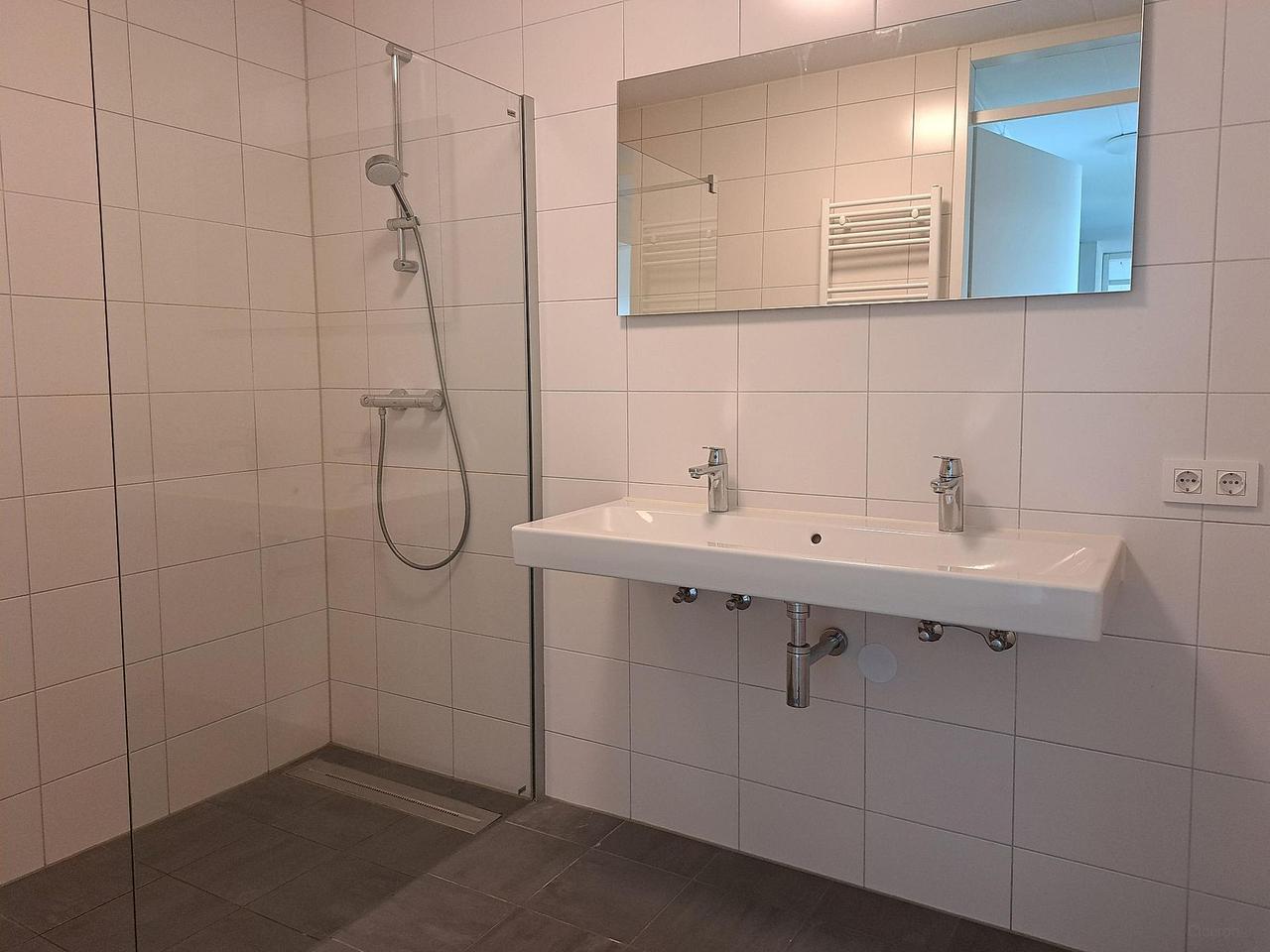 84 m² apartment with 2 bedrooms - Image 8
