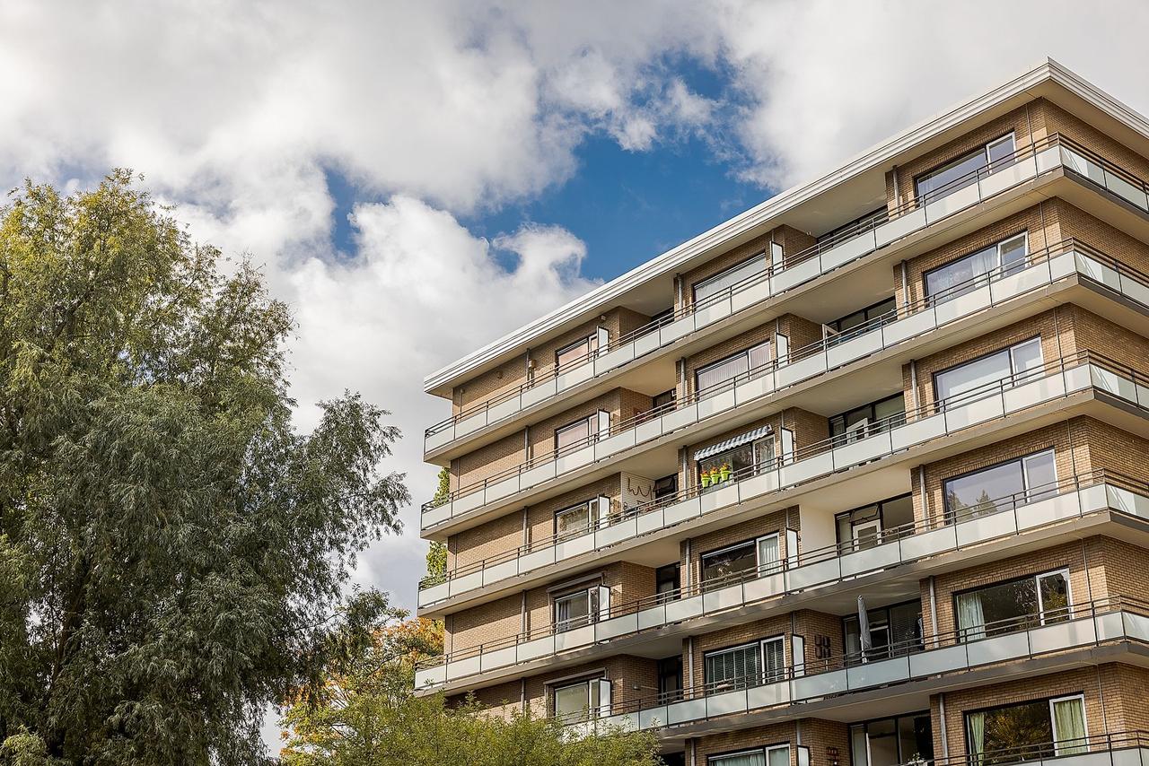 96 m² apartment with balcony in Amstelveen - Image 1