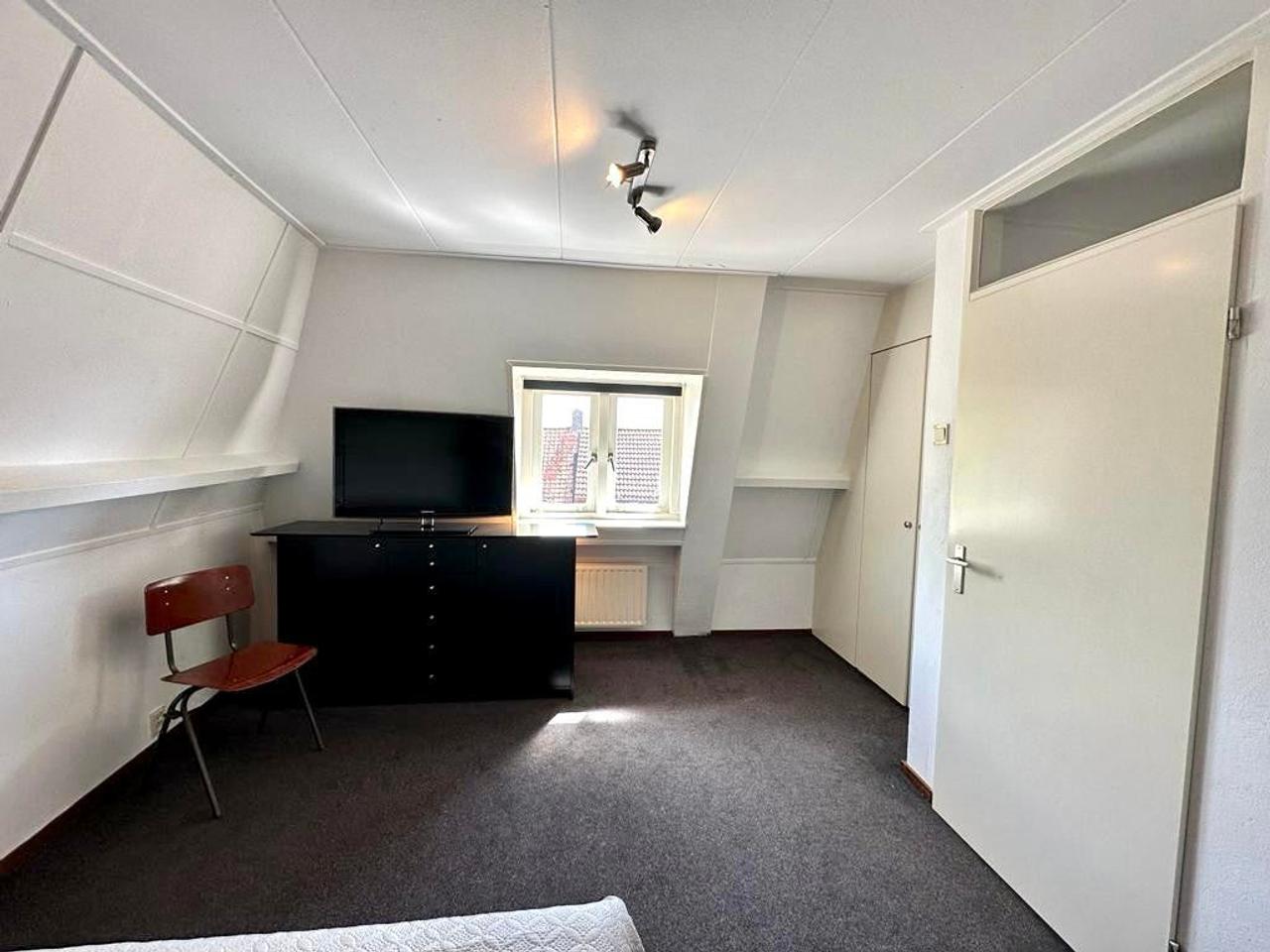 Furnished 1-Bedroom Apartment in City Centre - Image 10