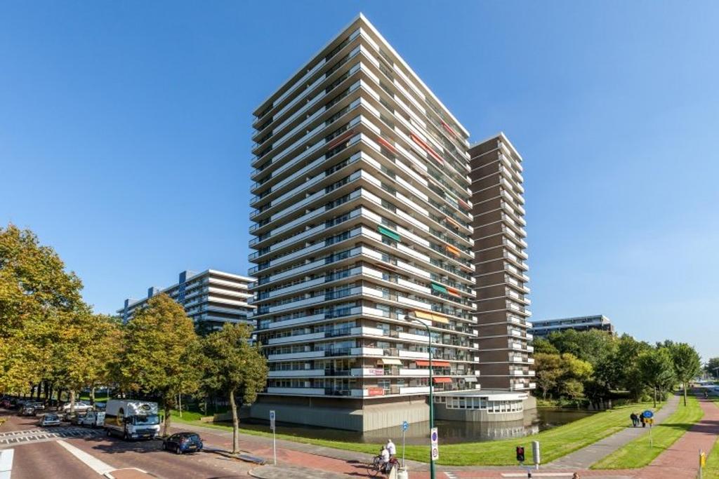 90 m² Apartment with Balcony in Rijswijk - Image 1