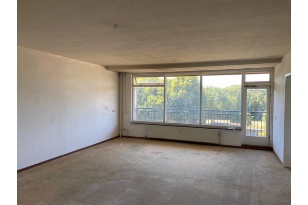 90 m² Apartment with Balcony in Rijswijk - Image 3