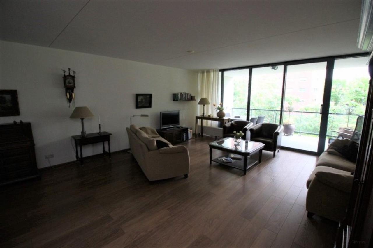 Gemeubileerd 3-kamerappartement met balkon - Afbeelding 4