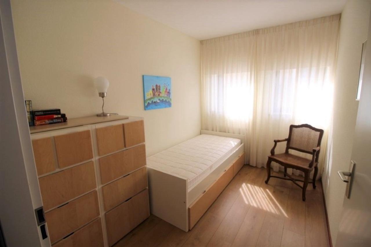 Gemeubileerd 3-kamerappartement met balkon - Afbeelding 14