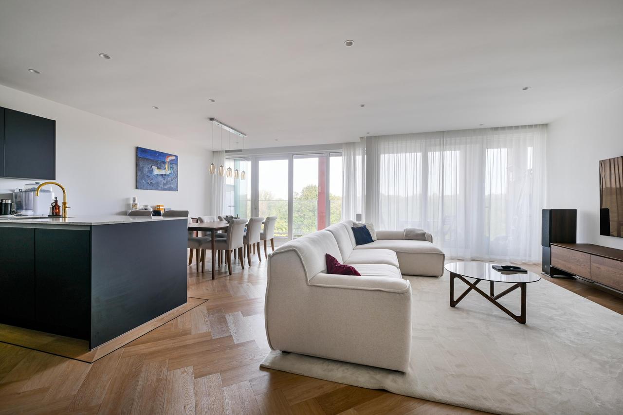 109 m² apartment with two balconies - Image 5