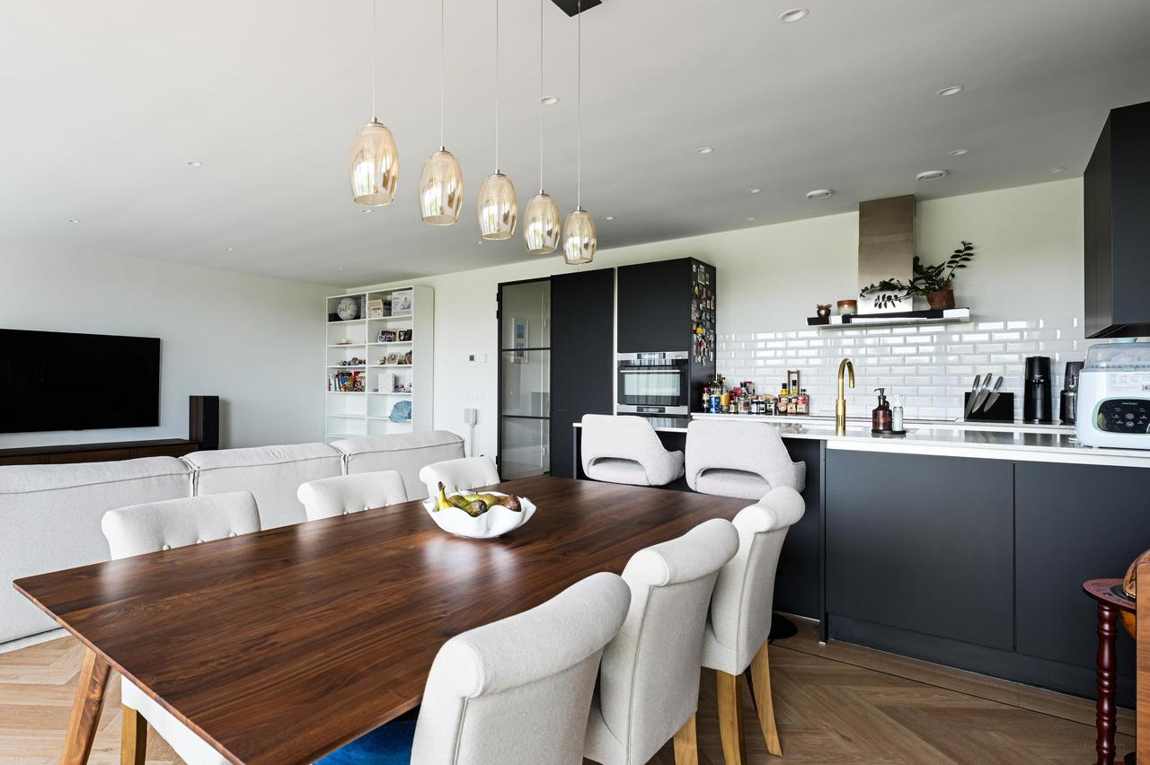 109 m² apartment with two balconies - Image 6