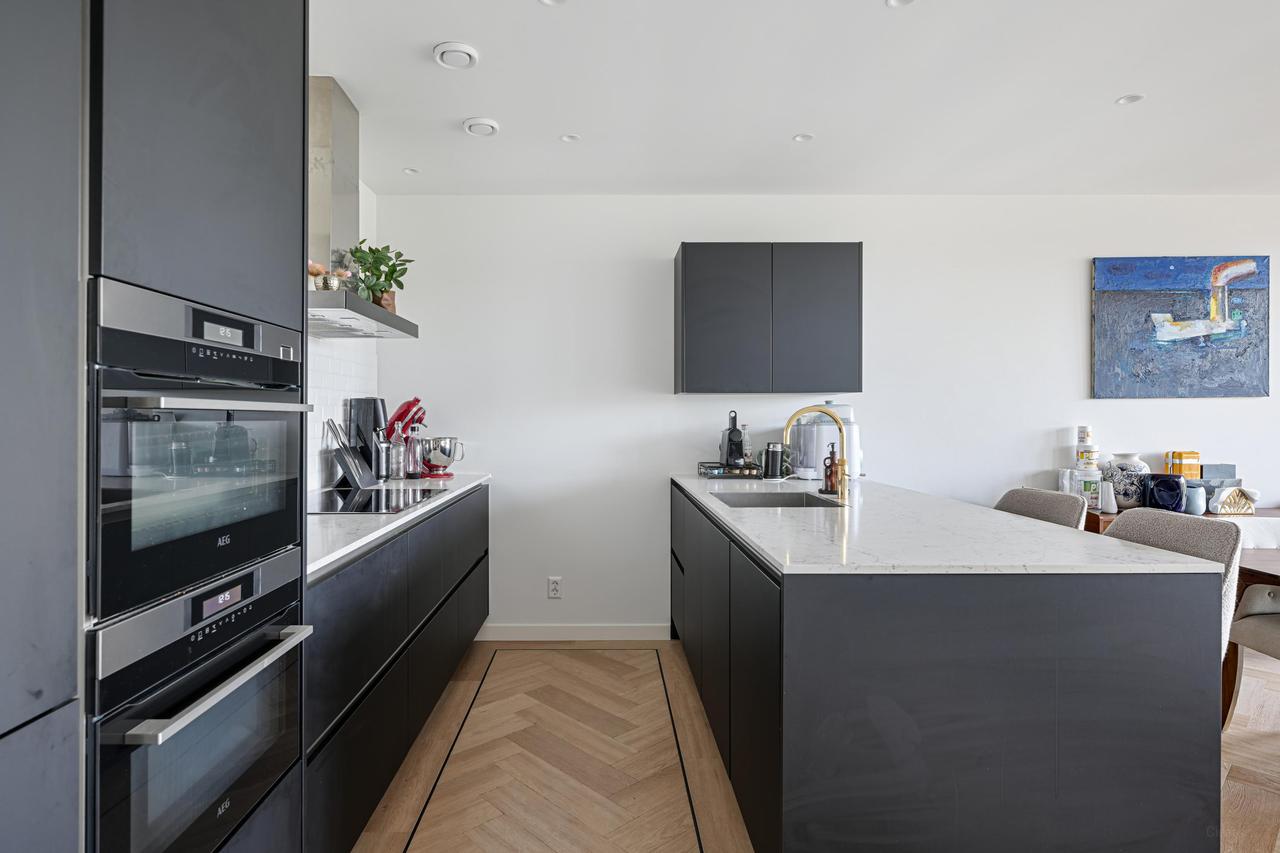 109 m² apartment with two balconies - Image 8