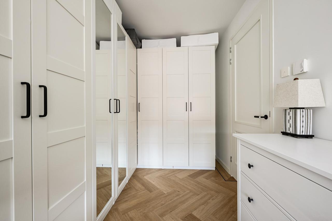 109 m² apartment with two balconies - Image 12