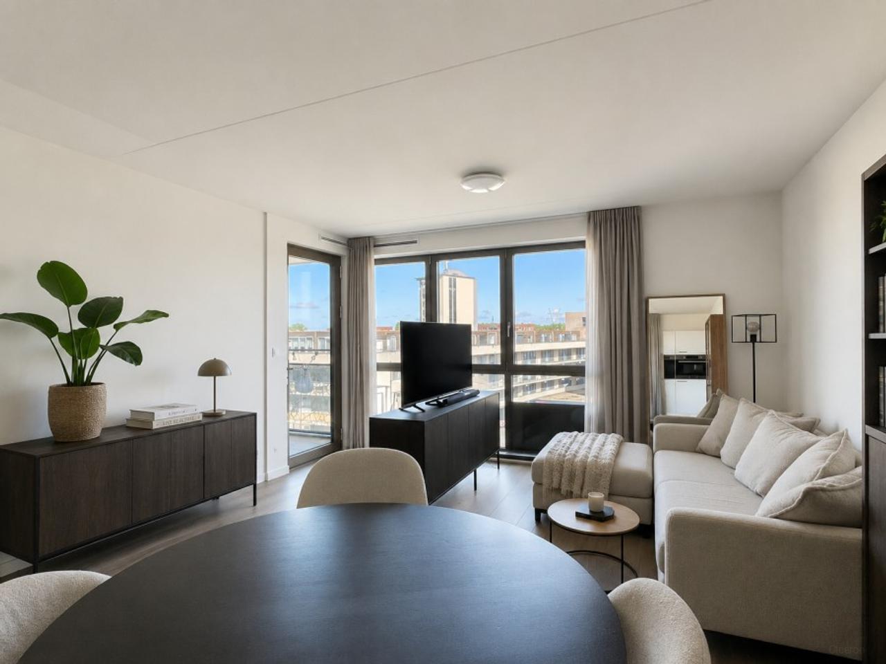 One-bedroom apartment with balcony in Leiden - Image 2