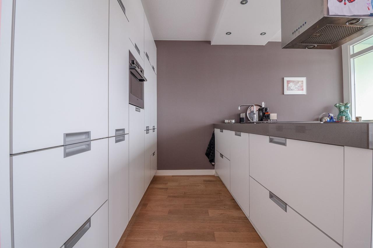 Gemeubileerd appartement met waterzicht - Afbeelding 13