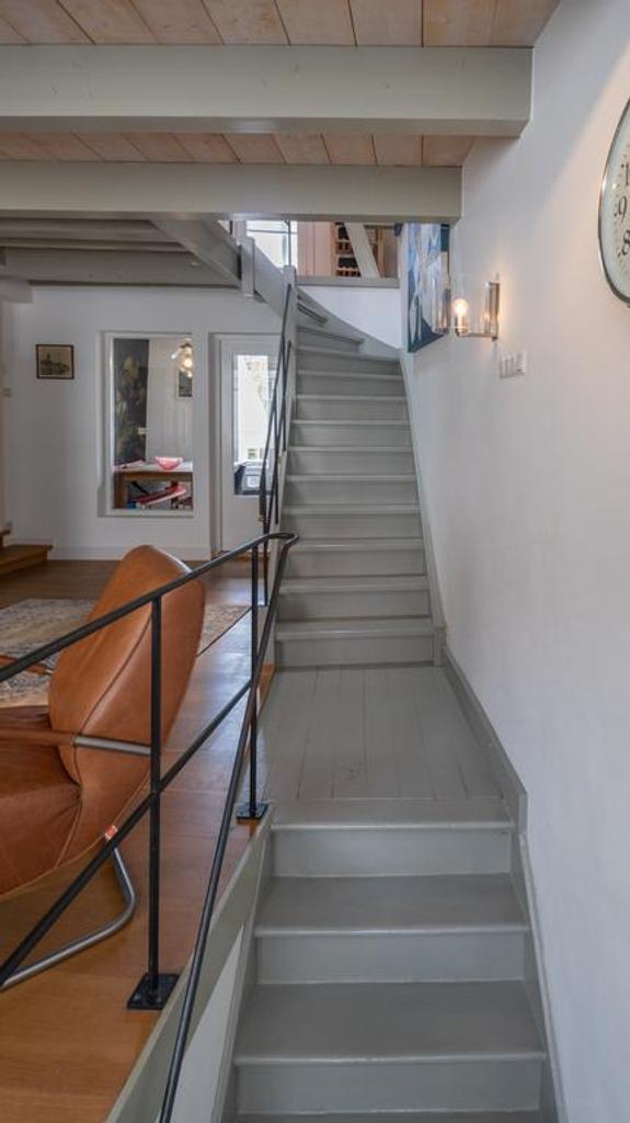 Furnished 1-Bedroom Apartment with Terrace - Image 3