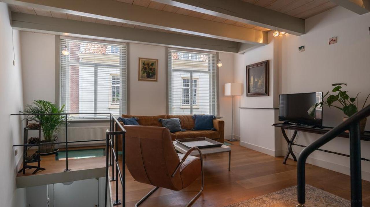 Furnished 1-Bedroom Apartment with Terrace - Image 5
