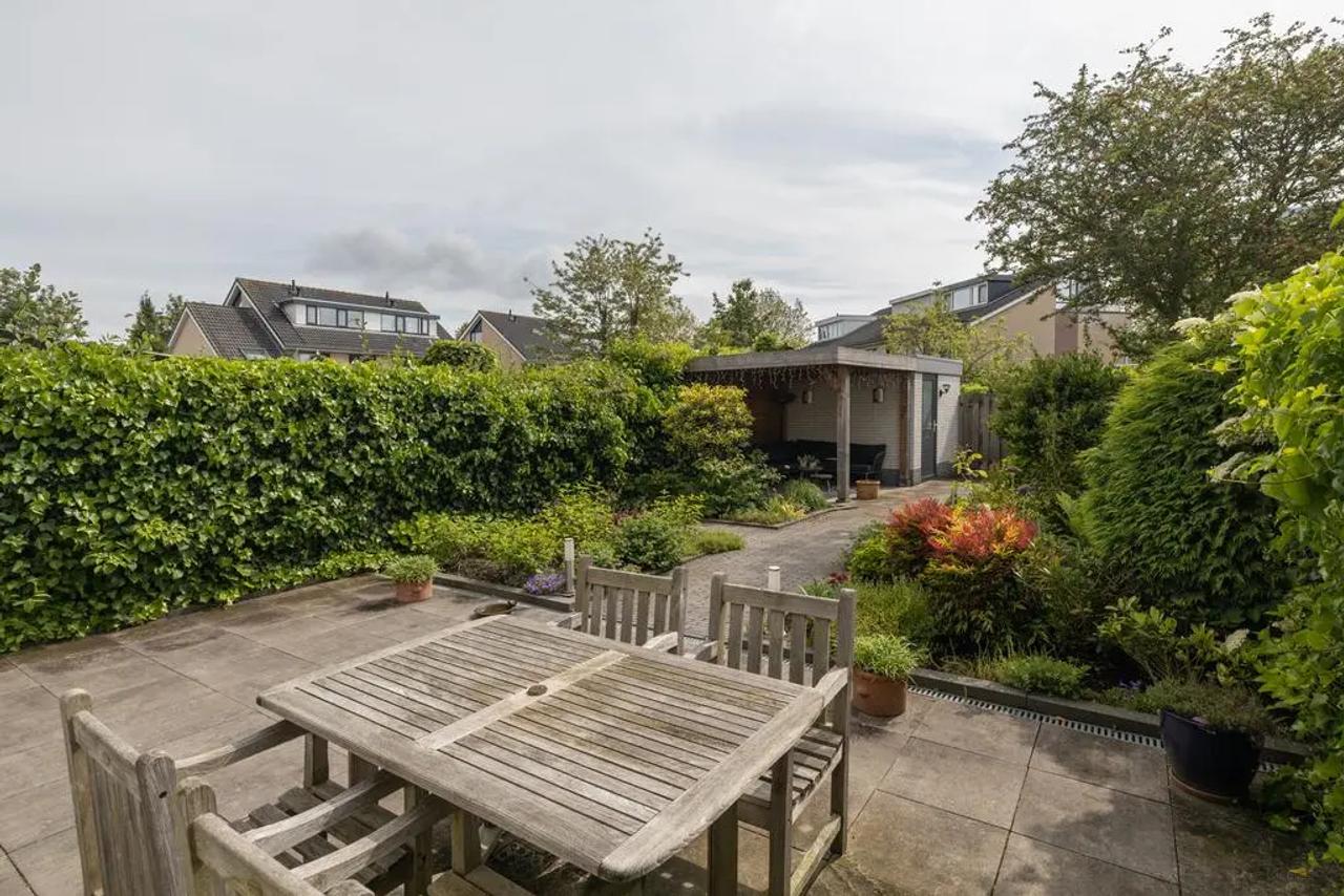 Furnished semi-detached home with 4 bedrooms - Image 10