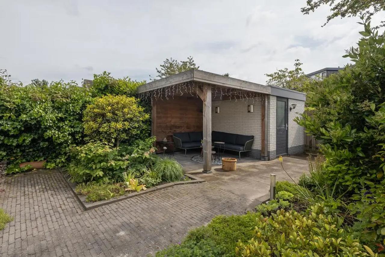 Furnished semi-detached home with 4 bedrooms - Image 12