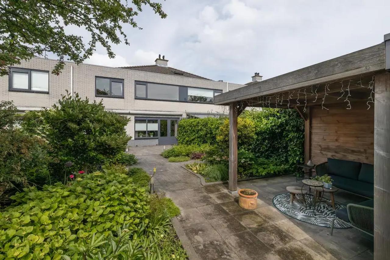Furnished semi-detached home with 4 bedrooms - Image 14