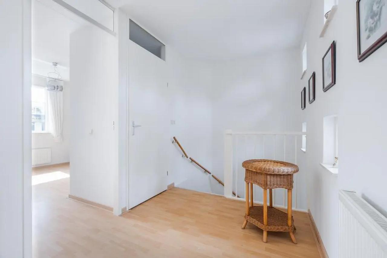 Furnished semi-detached home with 4 bedrooms - Image 16
