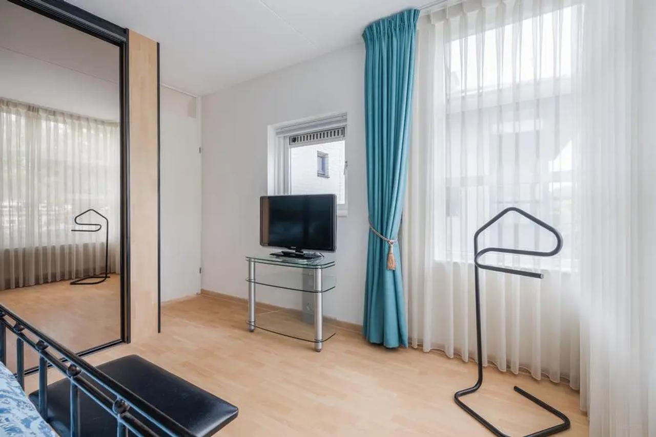 Furnished semi-detached home with 4 bedrooms - Image 18