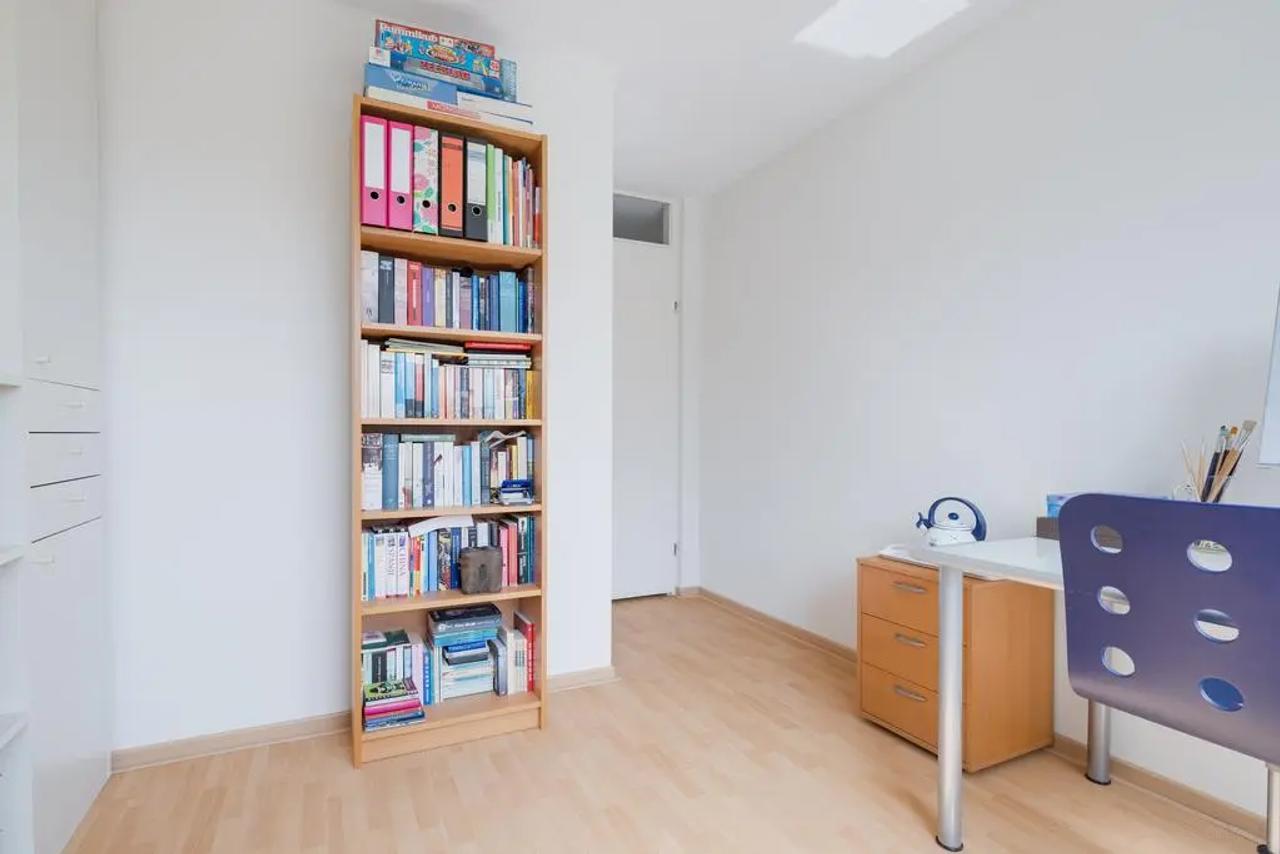 Furnished semi-detached home with 4 bedrooms - Image 20