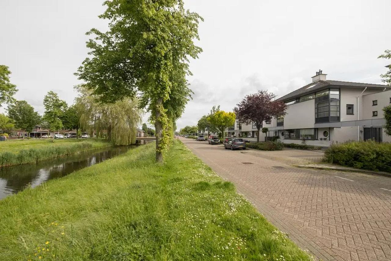 Furnished semi-detached home with 4 bedrooms - Image 26