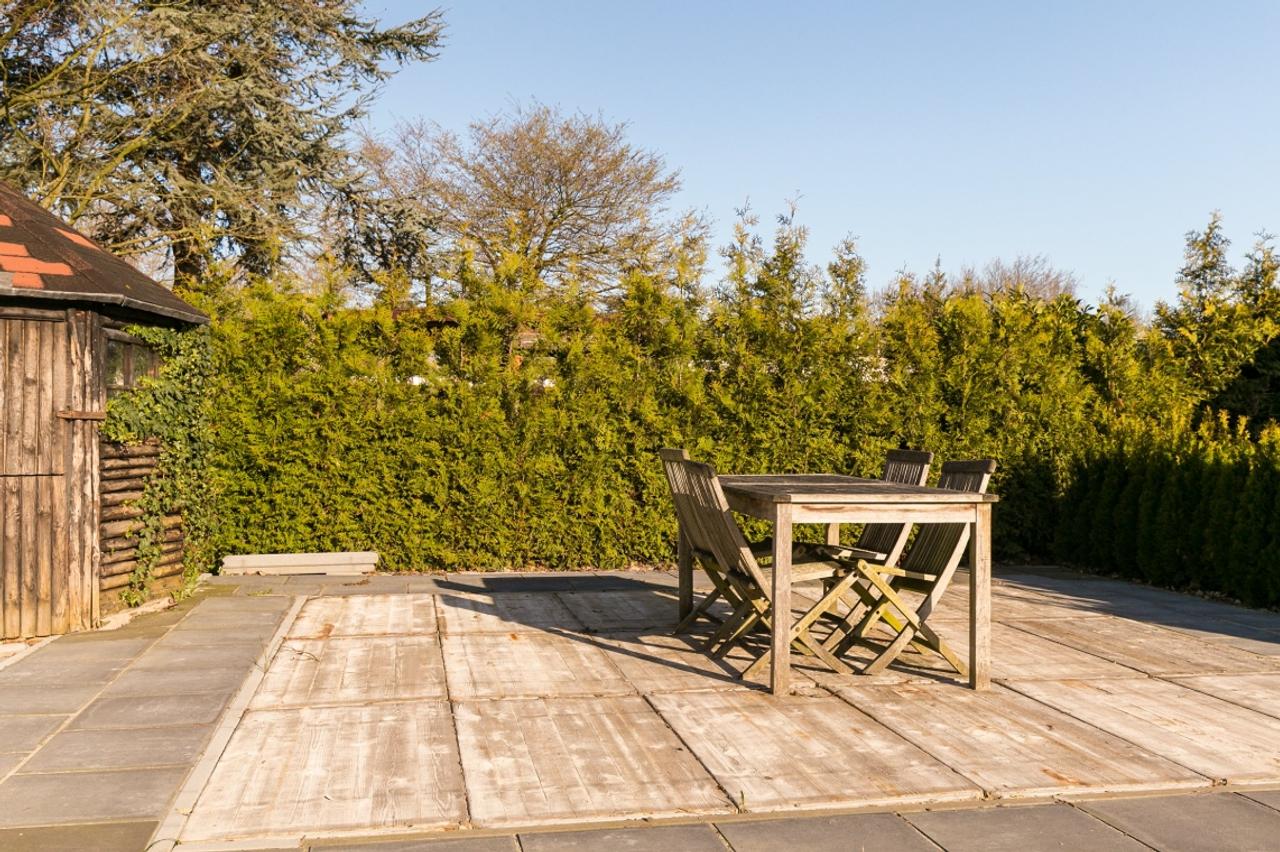 175 m² bungalow with garden and garage - Image 22