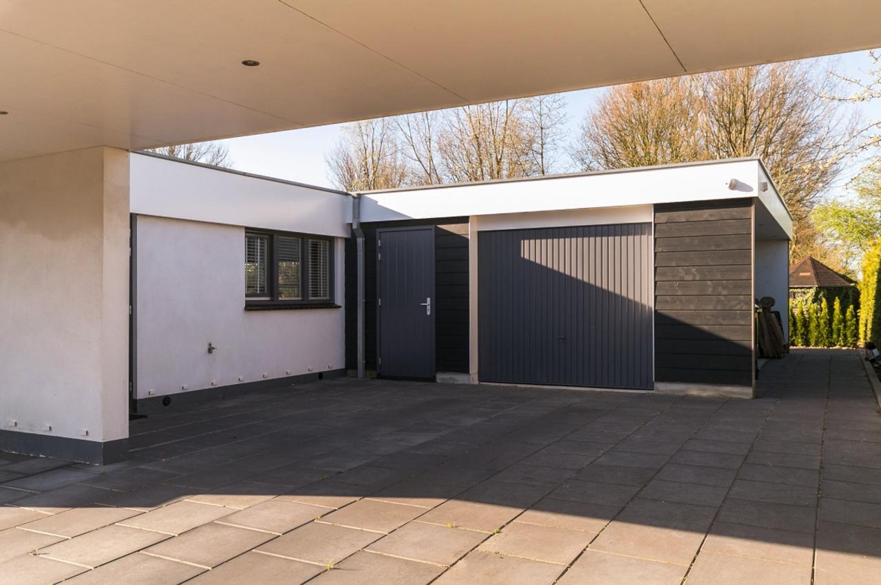 175 m² bungalow with garden and garage - Image 26