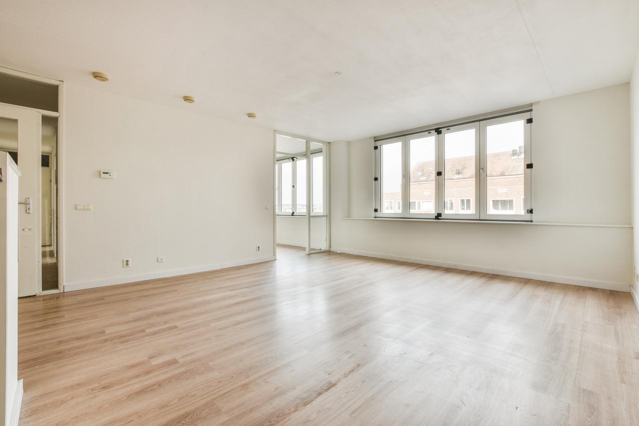 108 m² Apartment with 2 Bedrooms - Image 2