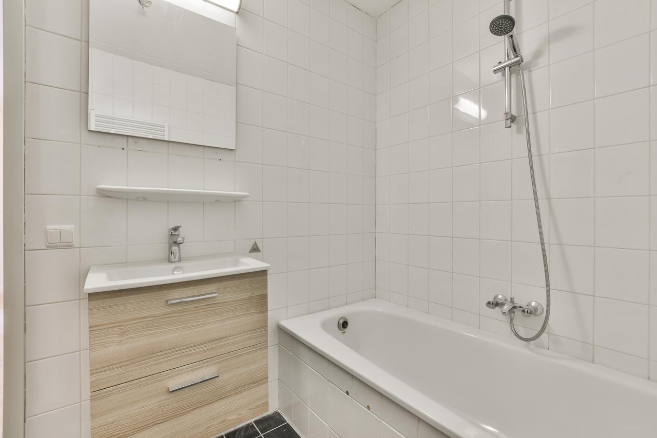 108 m² Apartment with 2 Bedrooms - Image 5