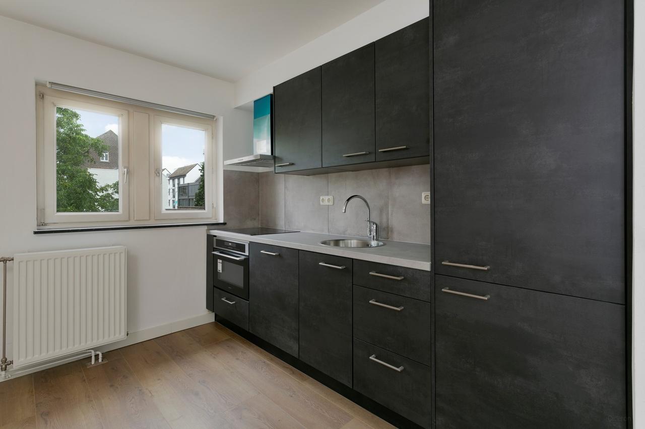 One-bedroom apartment in central Maastricht - Image 1