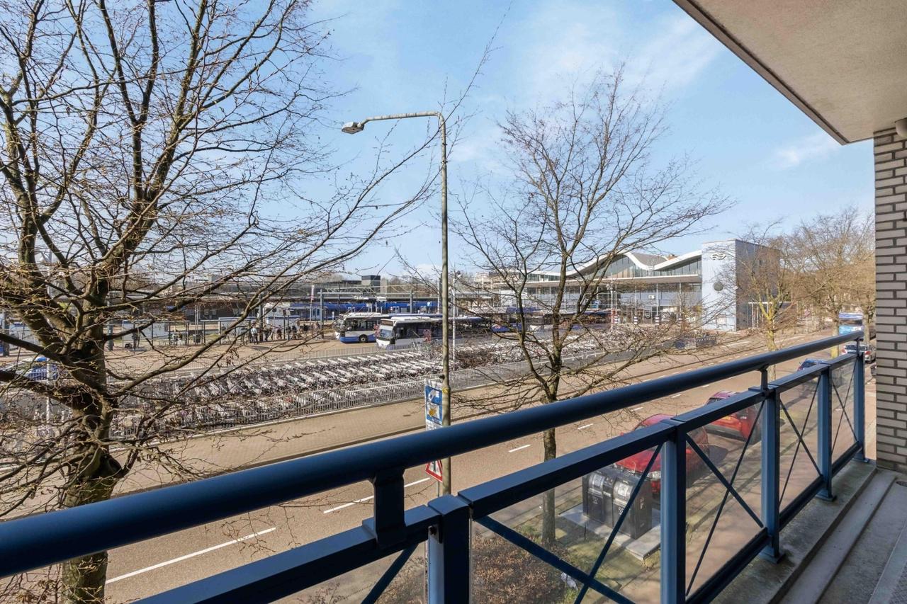 81 m² appartement met balkon bij station - Afbeelding 4