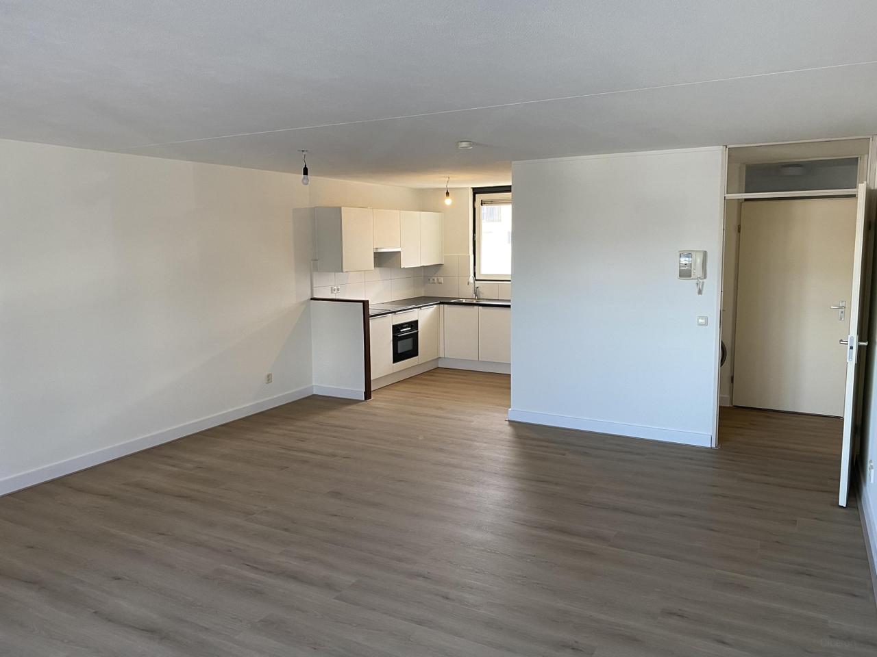 81 m² appartement met balkon bij station - Afbeelding 6