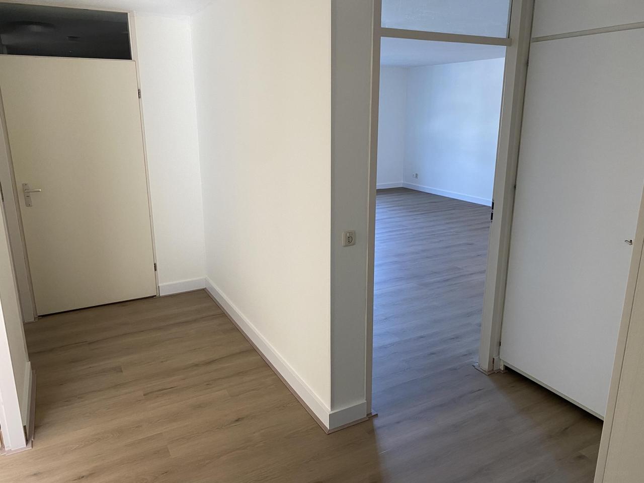81 m² appartement met balkon bij station - Afbeelding 11