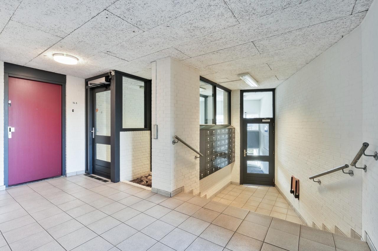 81 m² appartement met balkon bij station - Afbeelding 13