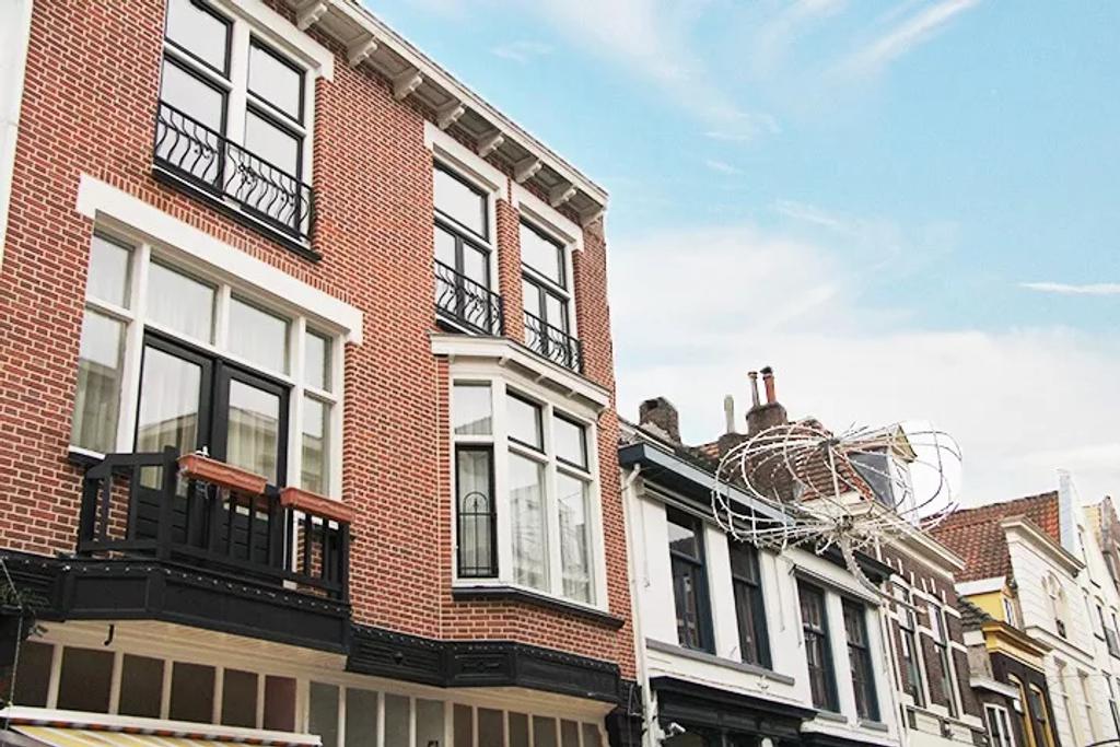 Two Balconies in Central Deventer - Image 1