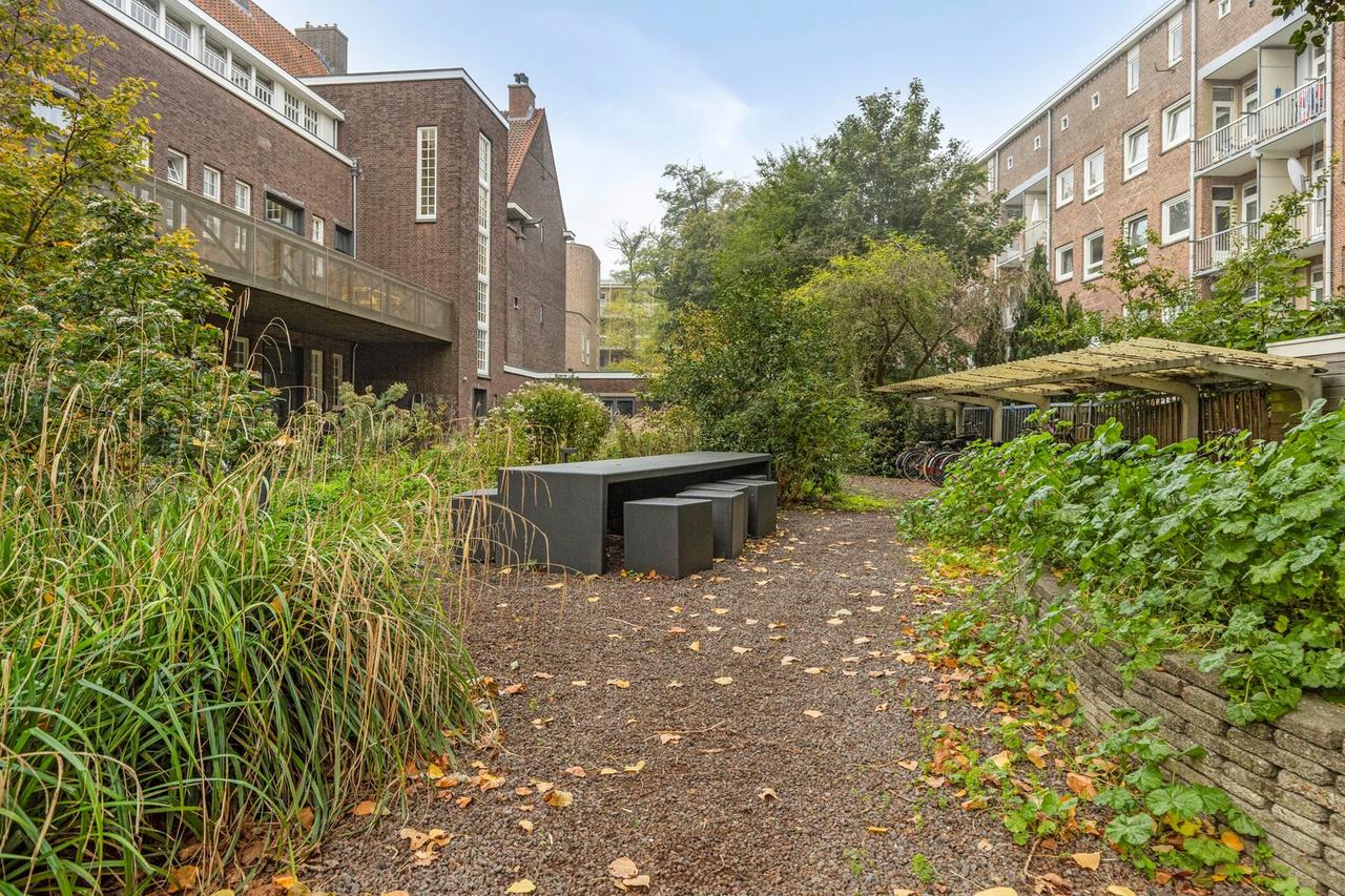 Direct beschikbaar met grote gedeelde tuin - Afbeelding 15