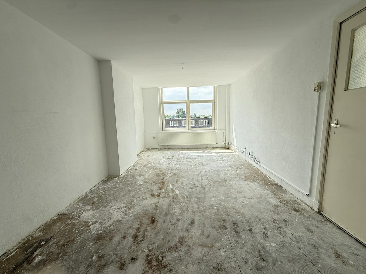 102 m² apartment with balcony in Schiedam - Image 1