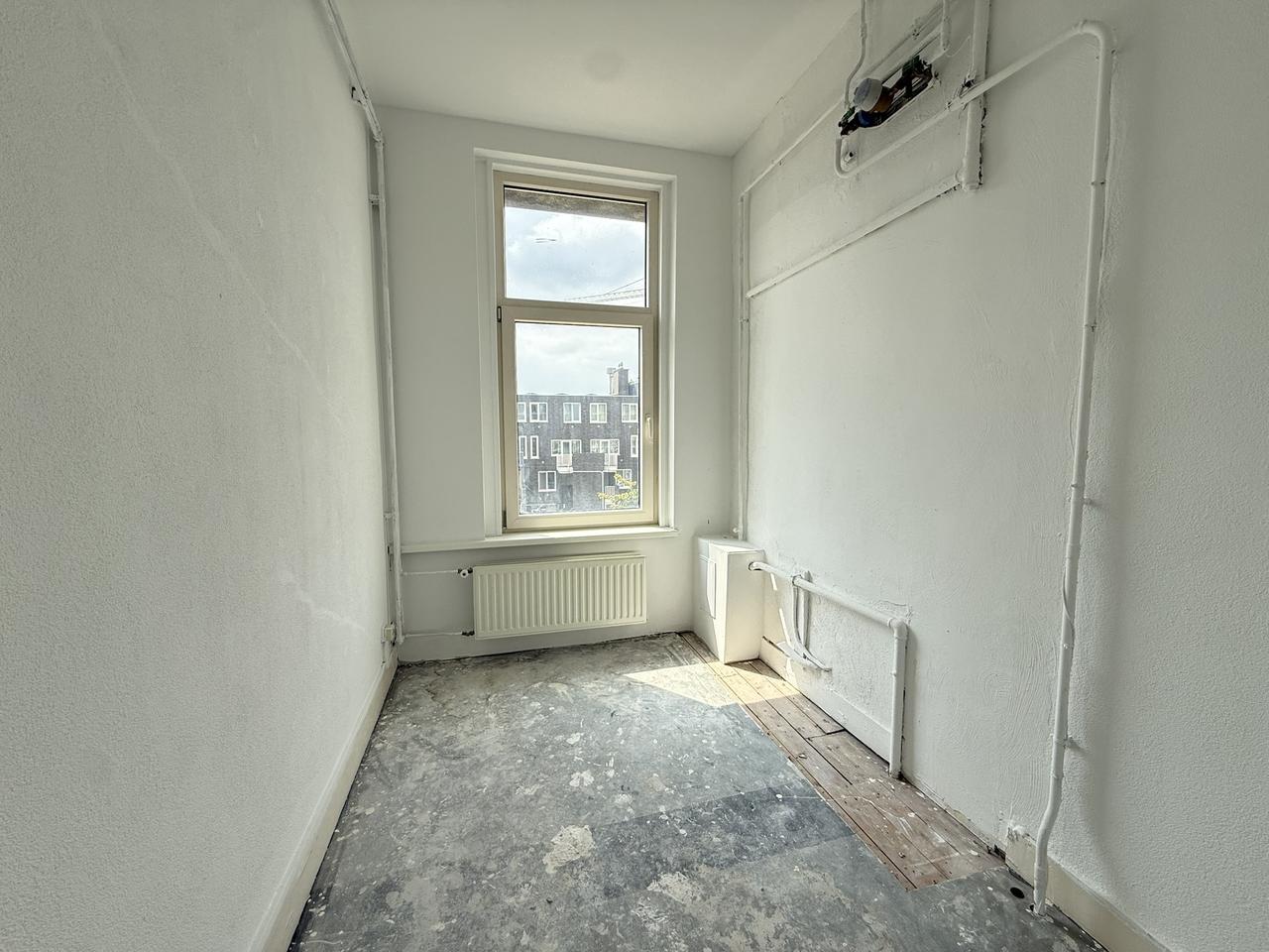 102 m² apartment with balcony in Schiedam - Image 3