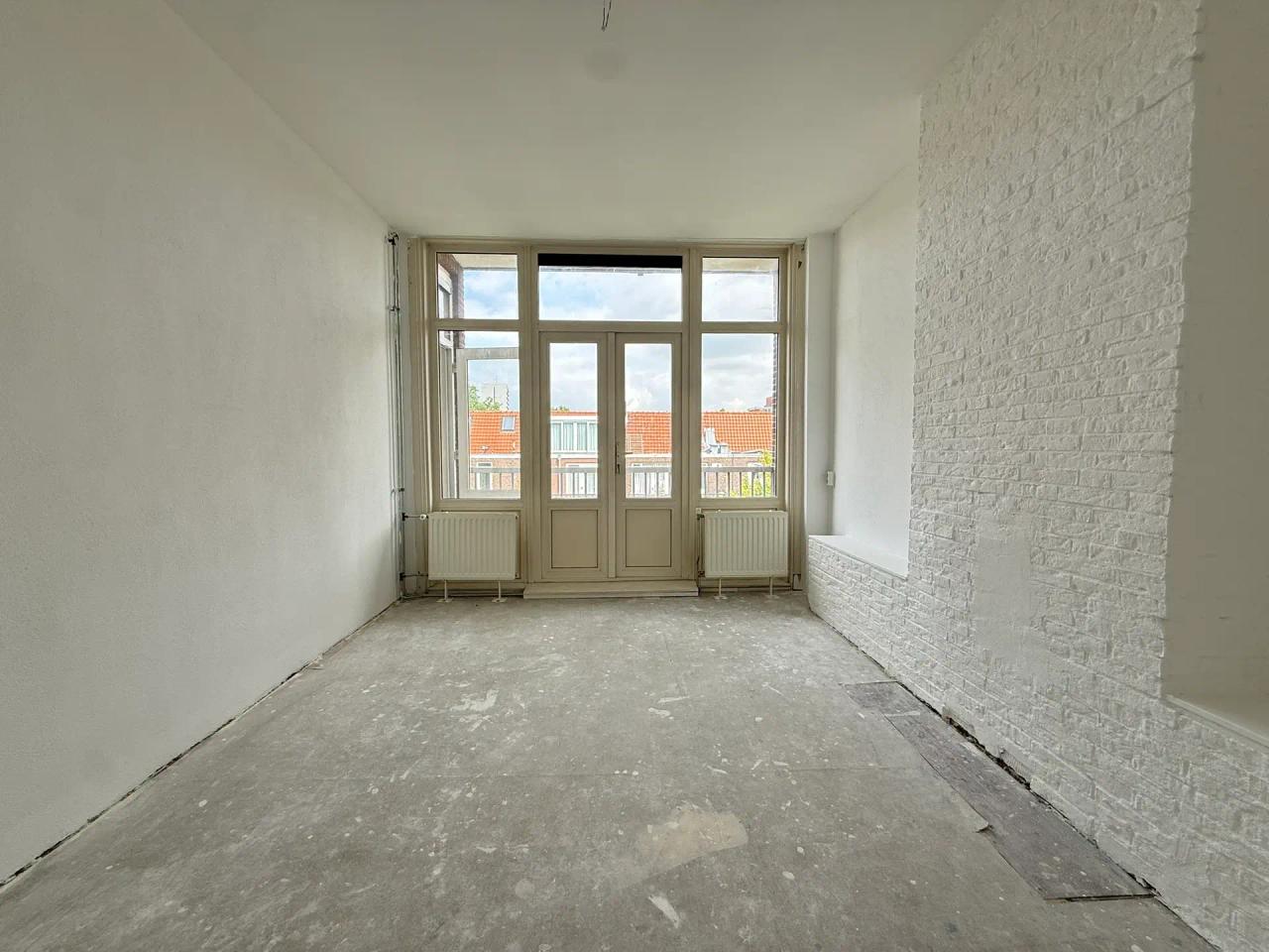 102 m² apartment with balcony in Schiedam - Image 5