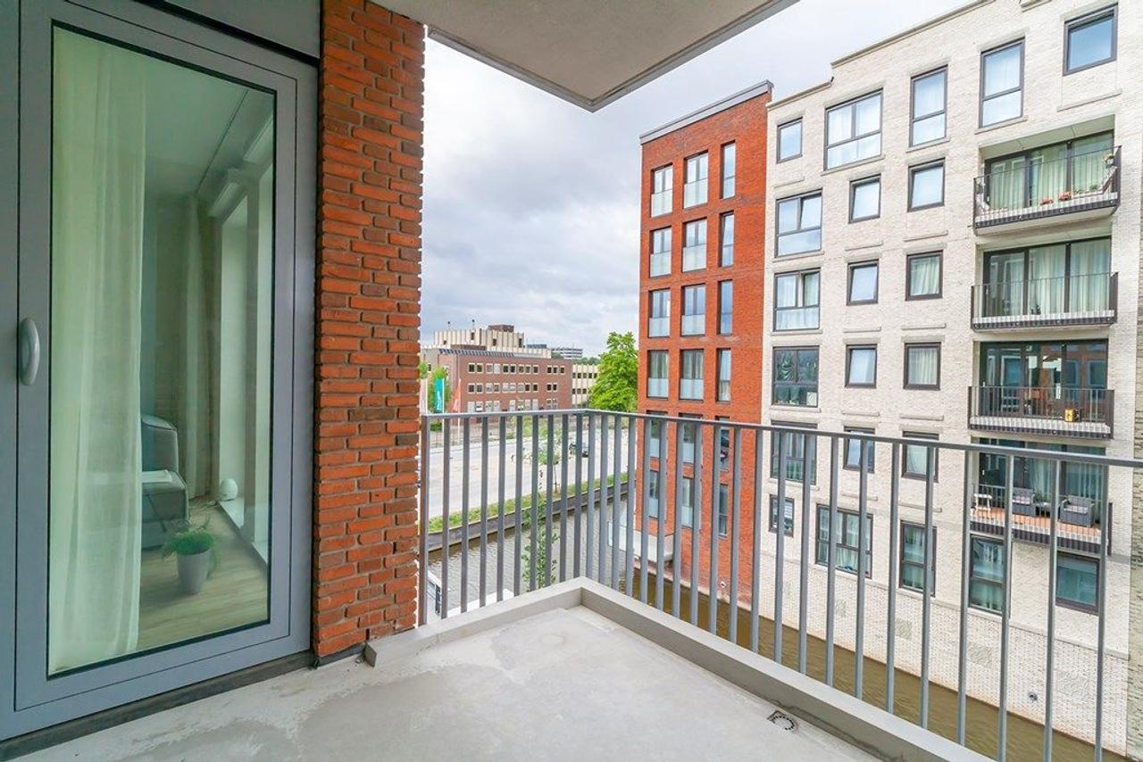 Furnished 1-Bedroom Apartment with Balcony - Image 14
