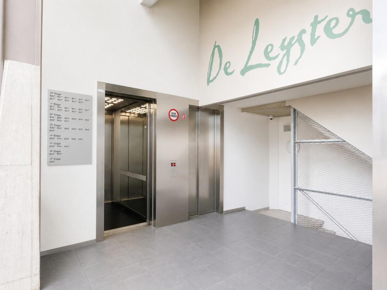 95 m² apartment with balcony in The Hague - Image 2