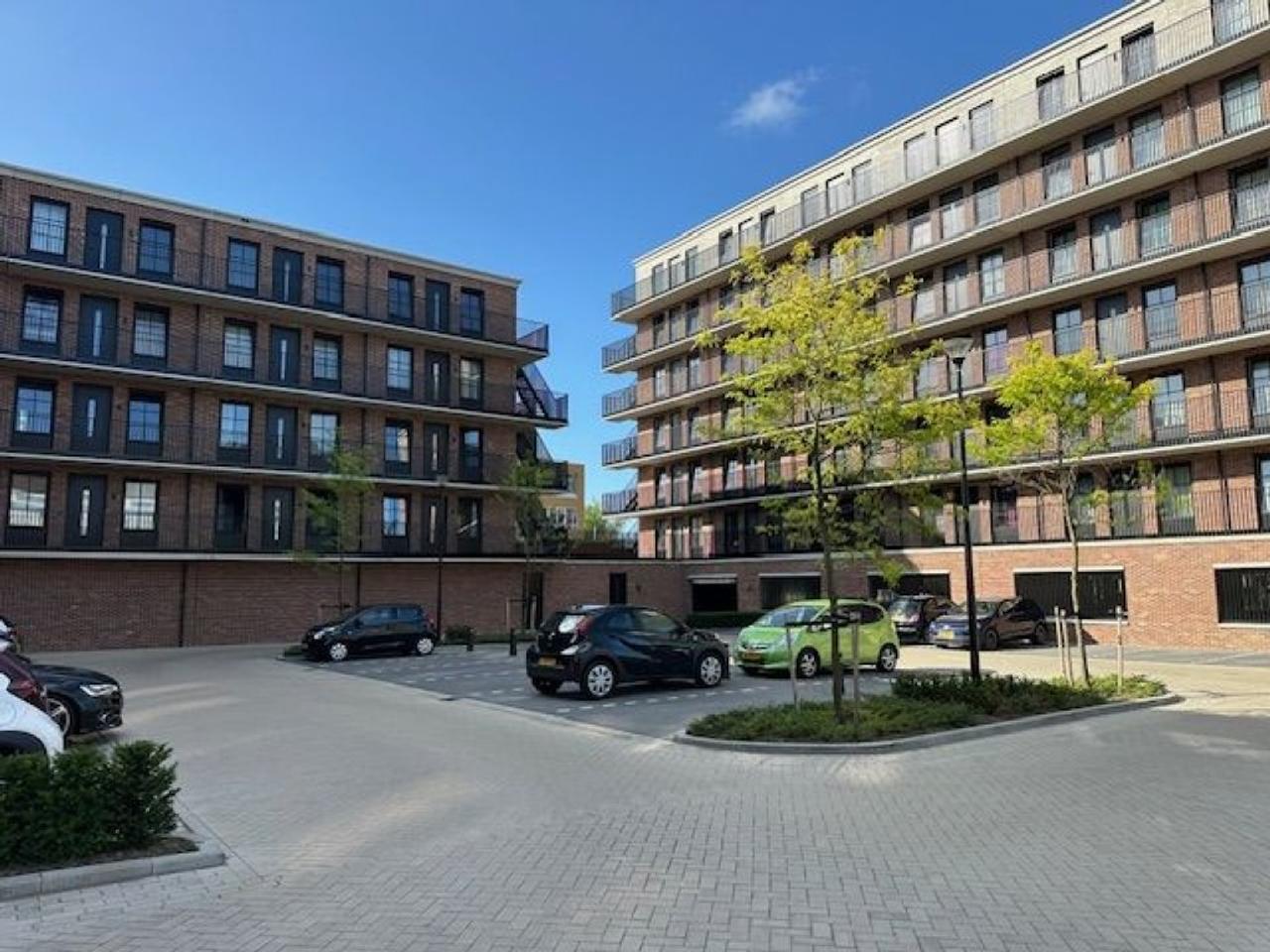 New-build apartment with 2 bedrooms - Image 1